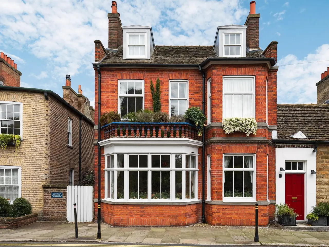 Energy-efficient windows in a brick terraced house